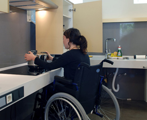 Un centro domótico en Barcelona muestra a discapacitados como adaptar sus viviendas