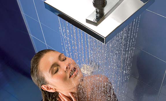 Nueva serie de mamparas de ducha de Ideal Standard