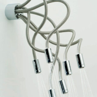 Las duchas no sólo aumentan el espacio del cuarto de baño