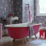 Cinco cuartos de baño con bañera