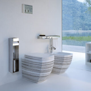 Cinco cuartos de baño con bañera