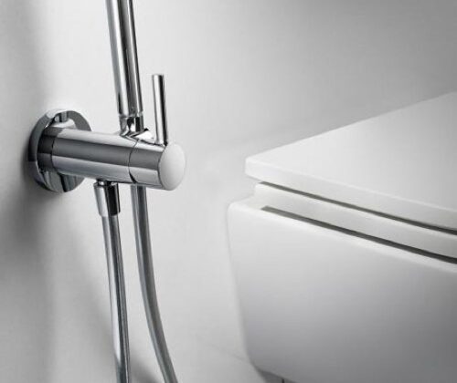 La última moda para el baño: mini-ducha para el wc