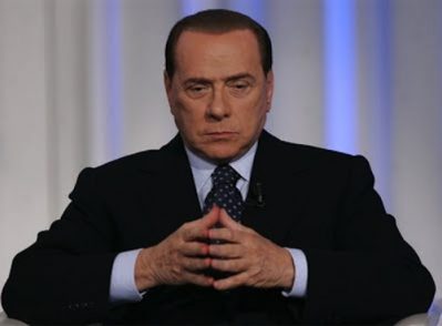Berlusconi sufre una caída en el baño