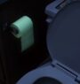 Papel higiénico fluorescente para uso nocturno
