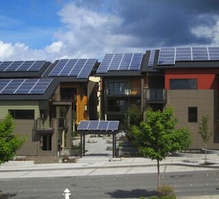 El espejo infinito, pieza que imita la puerta de entrada a otro universo