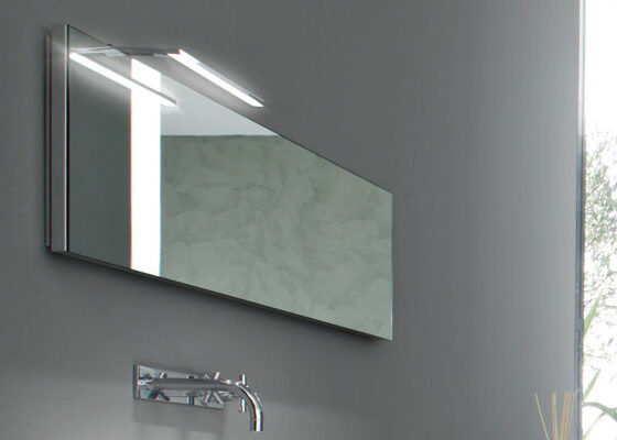 Lámpara de espejo para iluminar mejor el baño