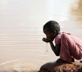 Ventajas de ducharse frente a bañarse. SecuriBath recomendado por fisioterapeutas en España