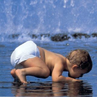 Grifo digital que dispensa jabón