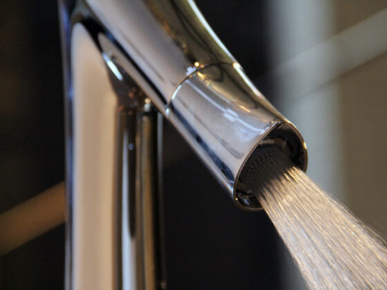 Philippe Stark consolida su presencia en el mundo del baño