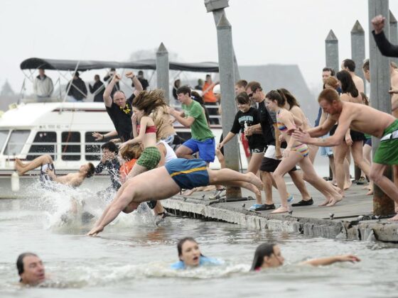 Un chapuzón bajo cero en Moscú para purgar los pecados