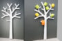 Un decorativo «árbol» para colgar rollos de papel higiénico