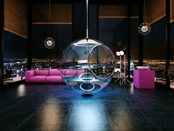 Una bañera de cristal que cuelga en el salón
