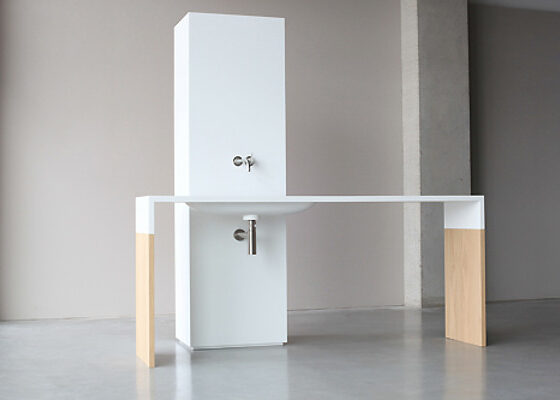 Un lavabo estantería para combinar espacios