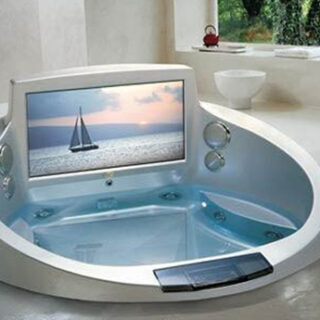 Los españoles consumimos menos agua y reciclamos más