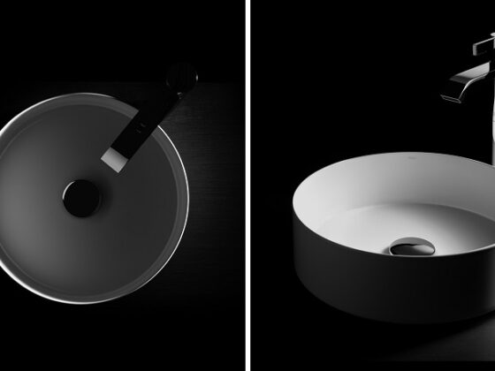 Un lavabo de acero vitrificado para el baño