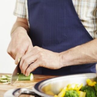 «Shower fitness», ejercicios en la ducha para quitarse esos kilos de más