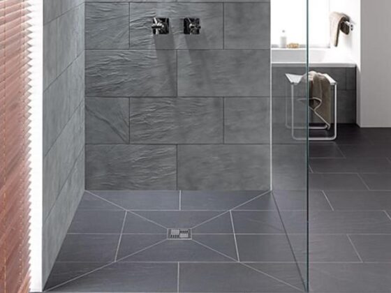 ¿Se puede instalar un plato de ducha de SecuriBath a ras de suelo?