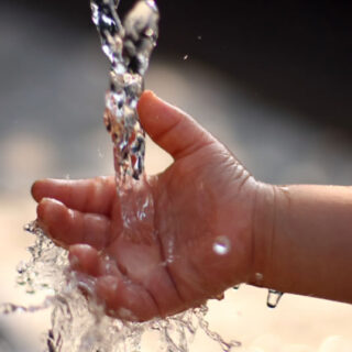 ¿Cómo adaptar un baño a personas mayores o con problemas de movilidad?