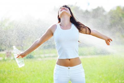 Descubre cómo cambia tu cuerpo cuando bebes agua
