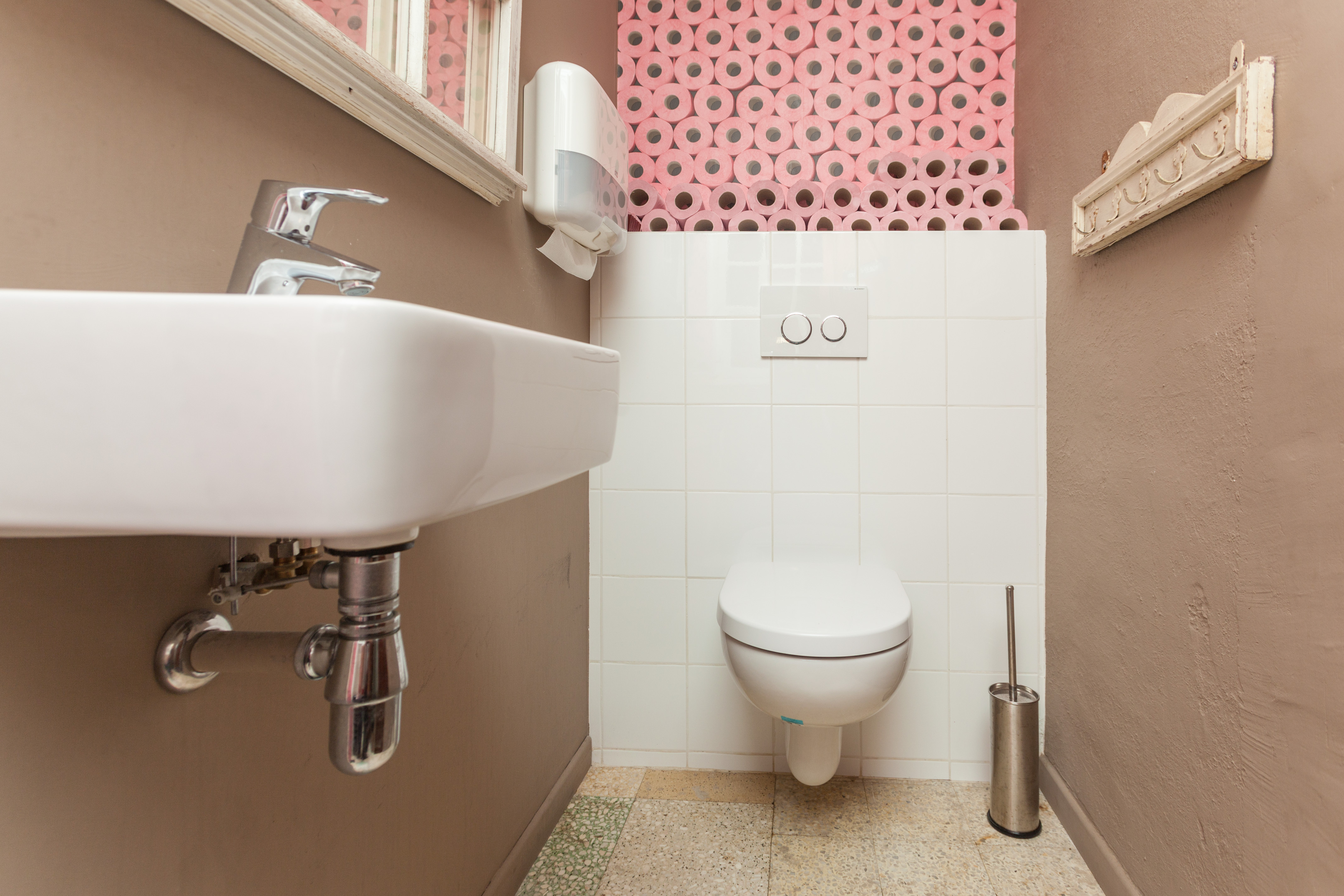Diseño y funcionalidad en un wc para personas con discapacidad