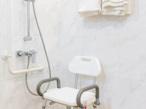 BAÑOS ACCESIBLES. Consejos para adaptar tu baño.