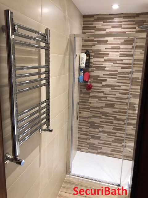 Radiador toallero acabado cromado- SecuriBath Solutions - aqua