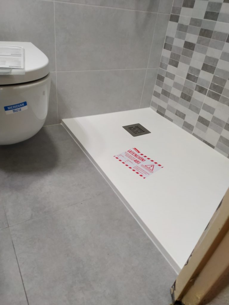 Reforma de baño de 2m2. Aprovecha el espacio al máximo.