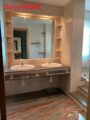 BAÑO CLÁSICO DE MÁRMOL Y GRANITO