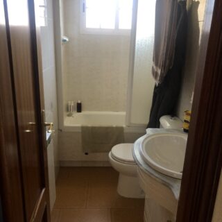 ¿Cuánto cuesta cambiar una bañera por un plato de ducha?