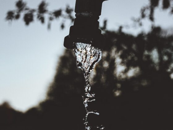 Descubre los secretos para reducir tu consumo de agua en tu hogar