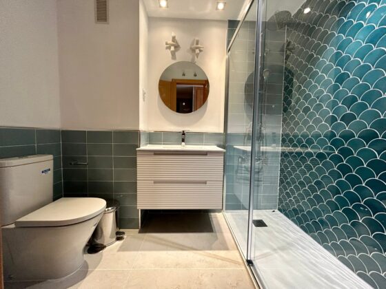 Increíble reforma de baño: cambio de azulejo y plato de ducha