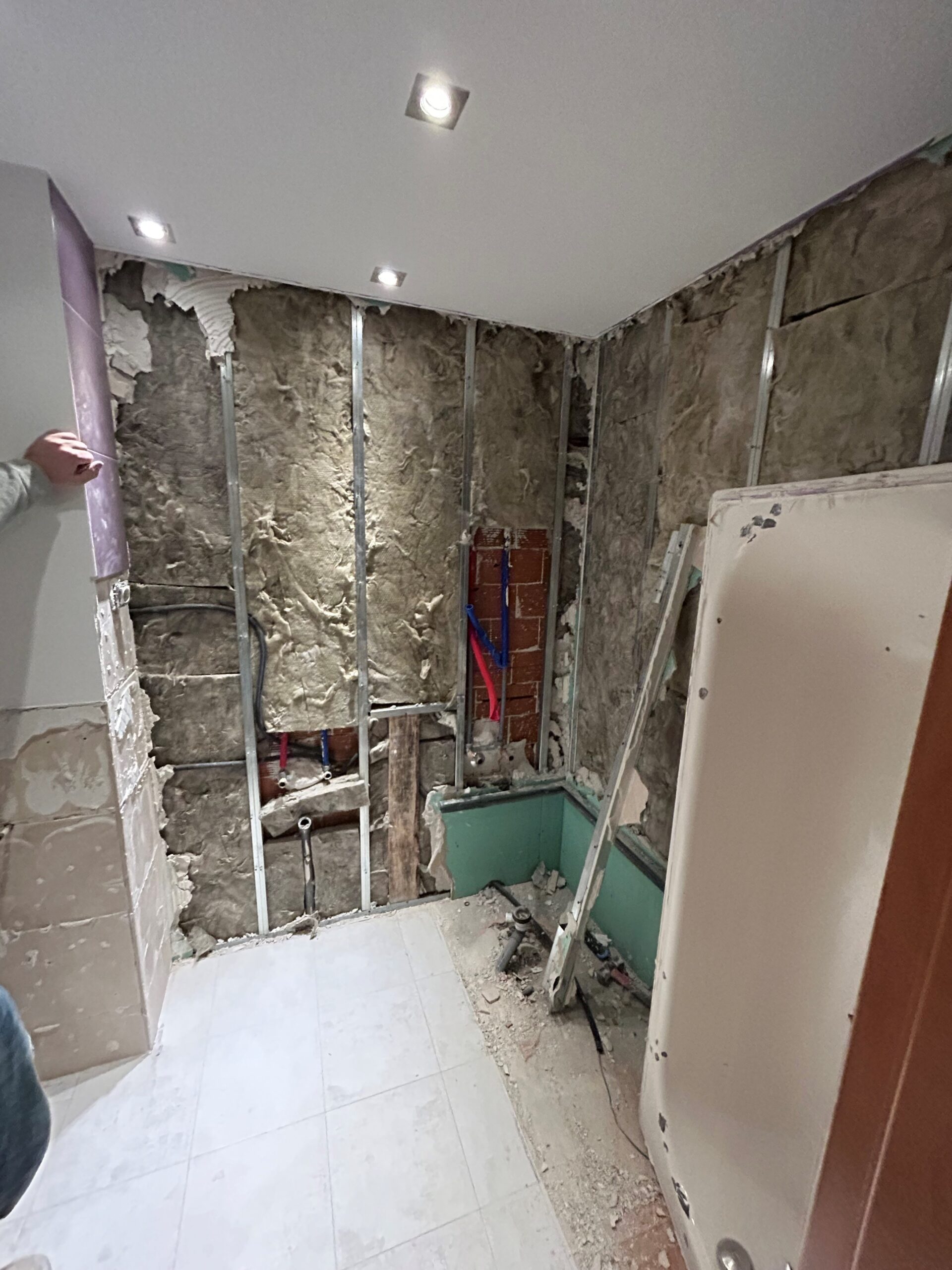 proceso-OBRA-bano-azulejo-escamas-4