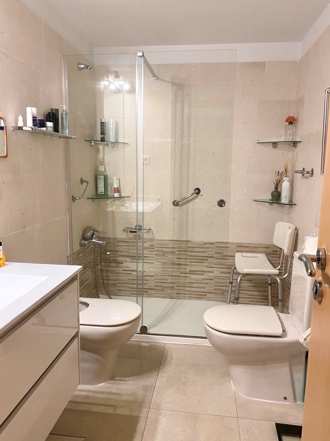 Resultado baño final - cambio de plato de ducha por plato de ducha Magma