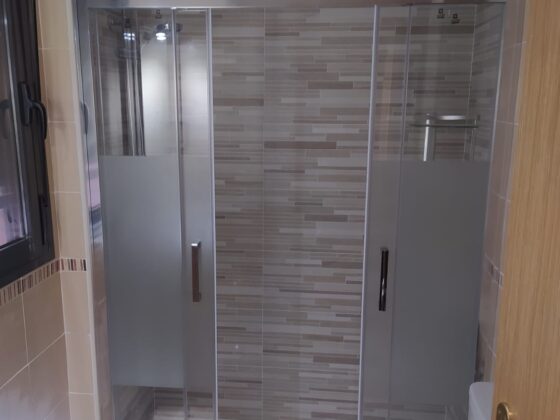 Reforma de baño en 3 días: un antes y después sin obras eternas